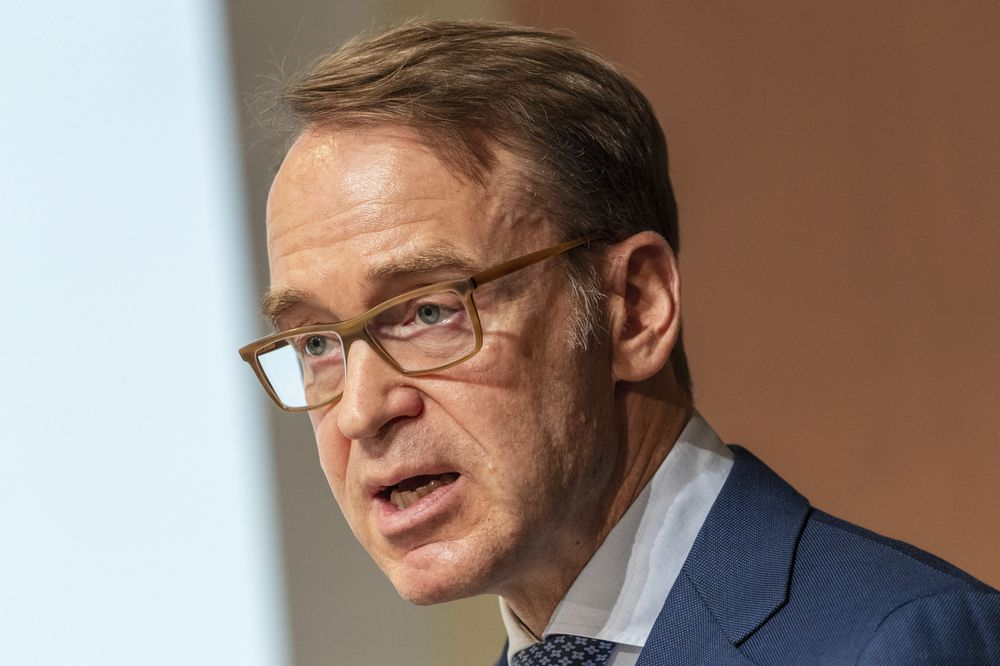 ECB's Weidmann Says Government Finances Mustn't Delay Tightening - Bloomberg