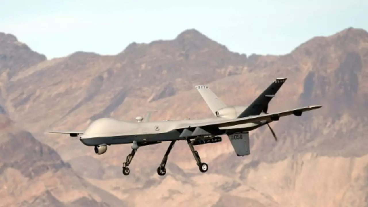 US carries out air strikes targeting 'Iranian-backed' militias in Syria