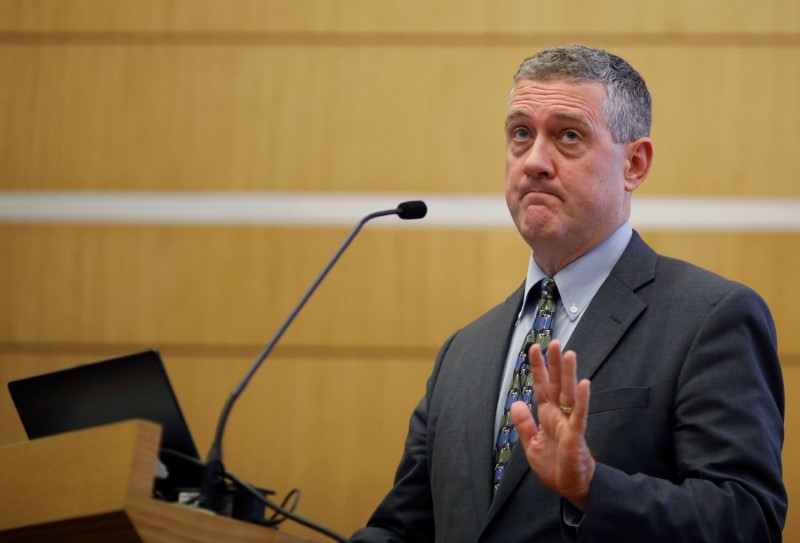 Fed's Bullard looks to a bond-buying taper not on 'automatic pilot' |  Reuters