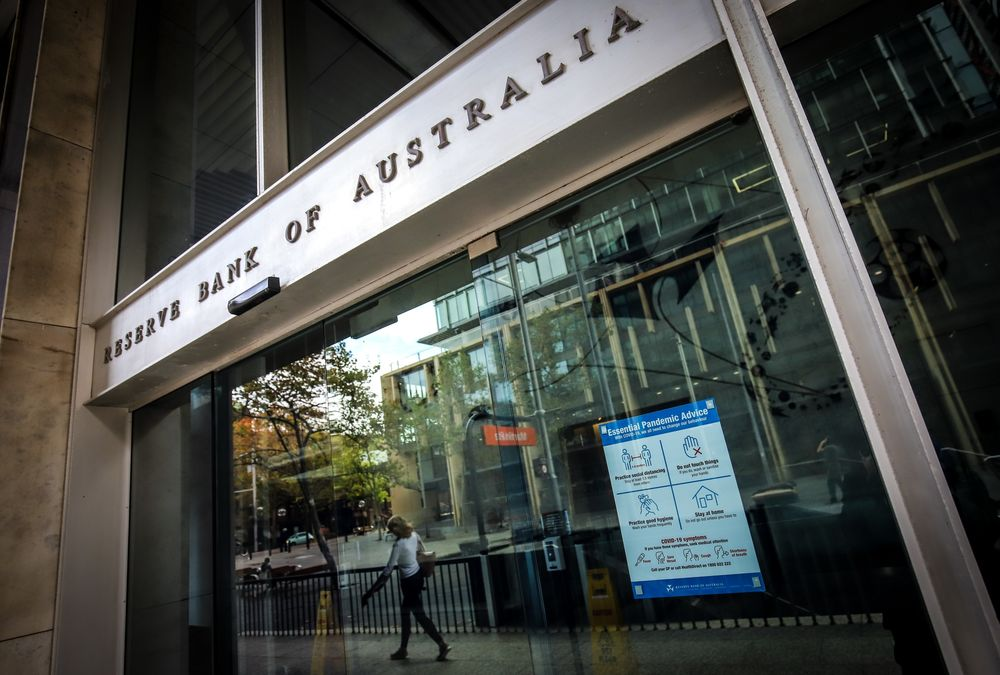 Keating Slams 'Reverse Bank' for Failing to Save Australian Jobs - Bloomberg