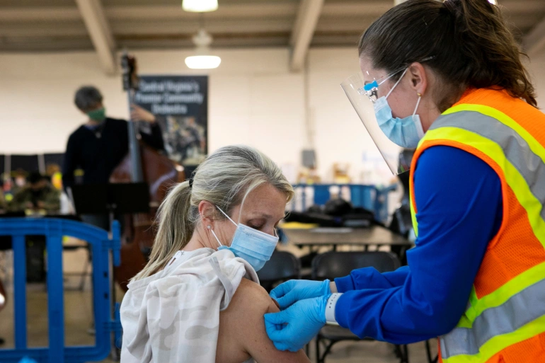 AstraZeneca COVID vaccine 76% effective in new US trial analysis | Coronavirus pandemic News | Al Jazeera