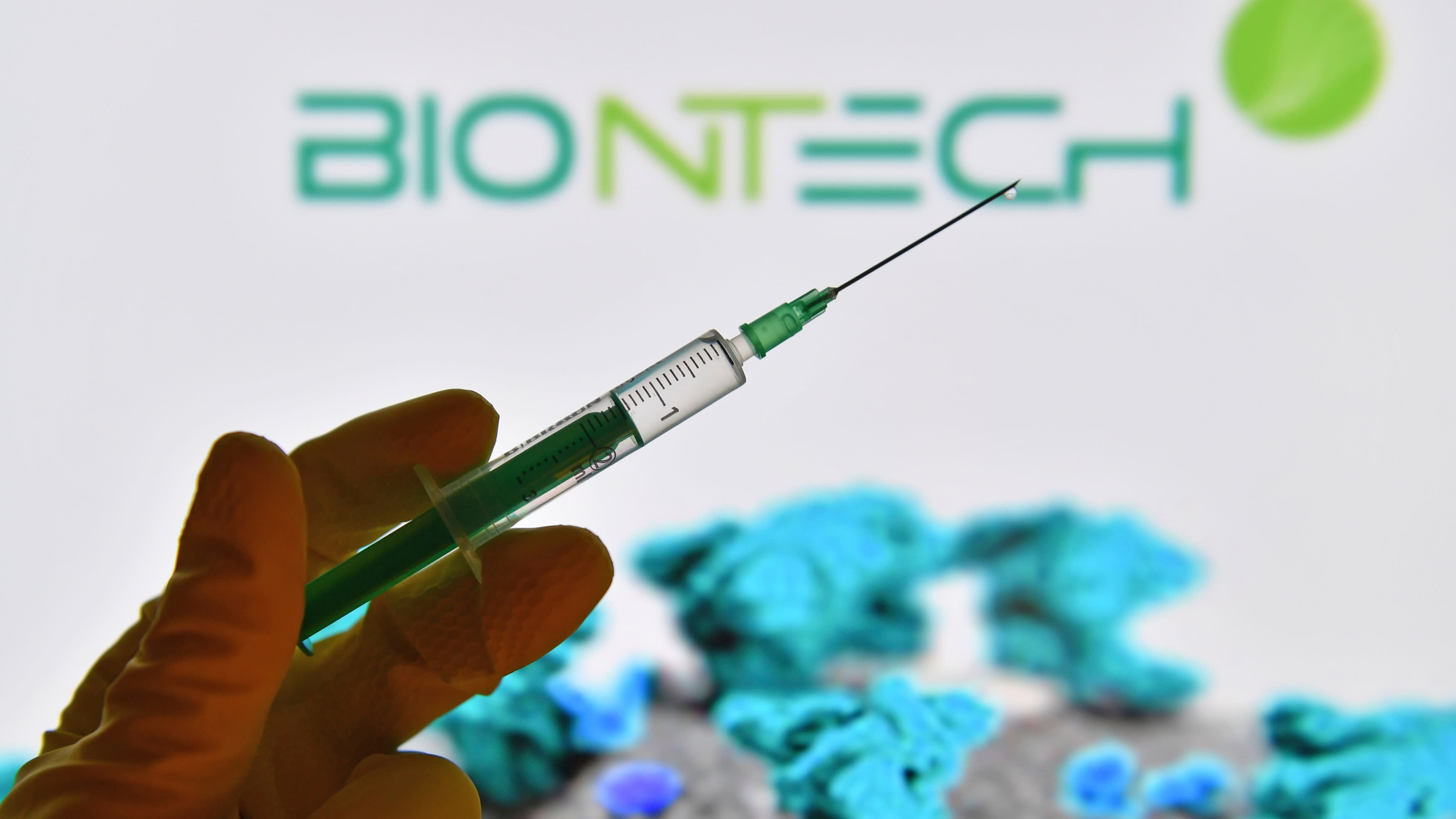 Pfizer và BioNTech công bố những tín hiệu lạc quan về vắcxin COVID-19 | Khoa học ứng dụng | Vietnam+ (VietnamPlus)
