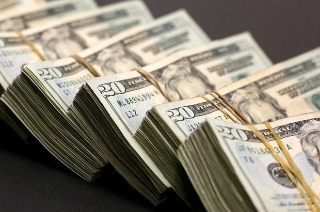 Giá USD ngày 22.4: 'Bốc đầu' tăng khi dầu lao dốc
