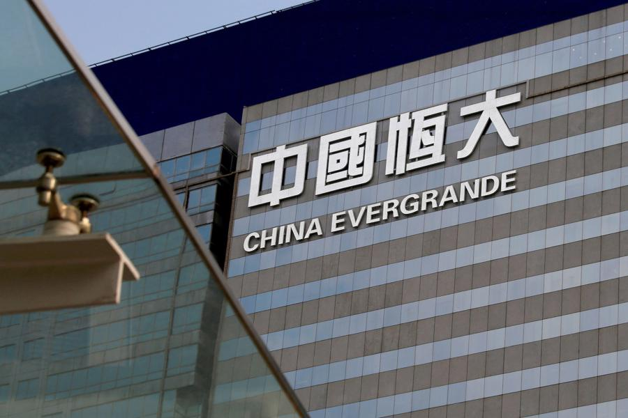 Vụ vỡ nợ của tập đoàn địa ốc Trung Quốc Evergrande như một lời nhắc về những rủi ro tiềm ẩn của thị trường trái phiếu doanh nghiệp châu Á - Ảnh: FT