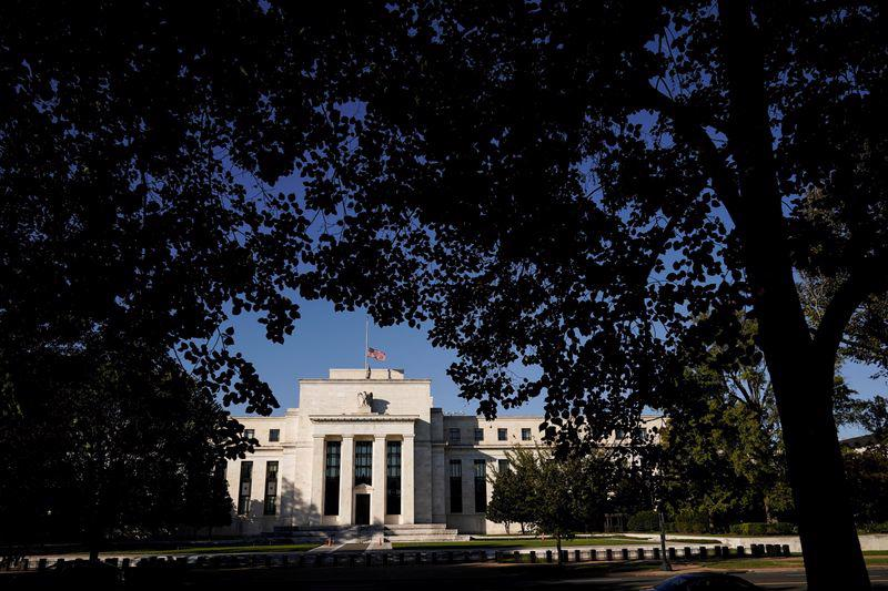 Fed có thể tăng lãi suất 3 lần trong năm 2022 - Ảnh: FT