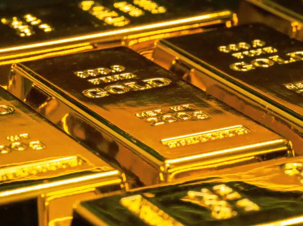 Gold prices drop over 2% in selloff sparked by strong dollar | Business Standard News