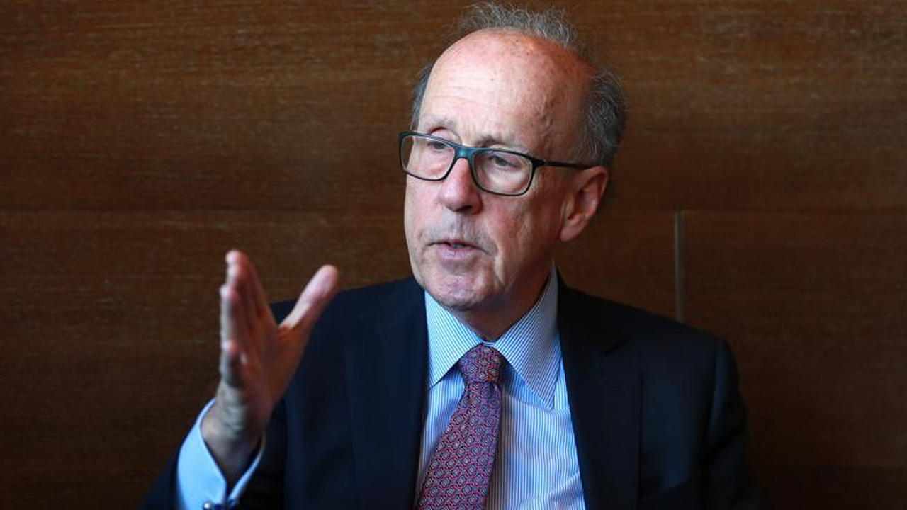 Stephen Roach dự đoán: 'Vết sẹo dài hạn đáng kể' trong các dịch vụ sẽ hạn  chế nhu cầu tiêu dùng bị dồn nén và ngăn chặn lạm phát.