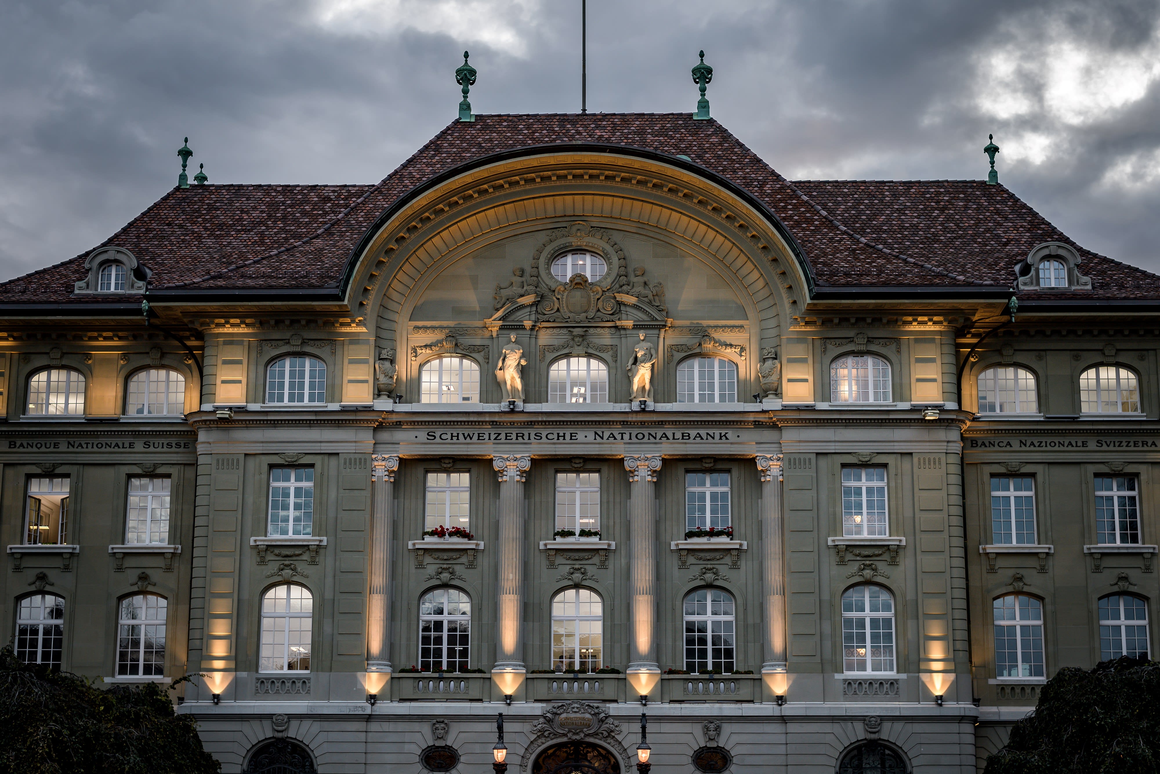 SNB tăng lãi suất để bắt trend