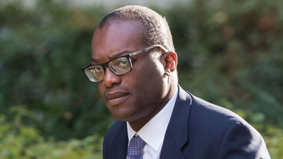 Kwasi Kwarteng told to get MPs' support or risk unsettling markets - BBC News