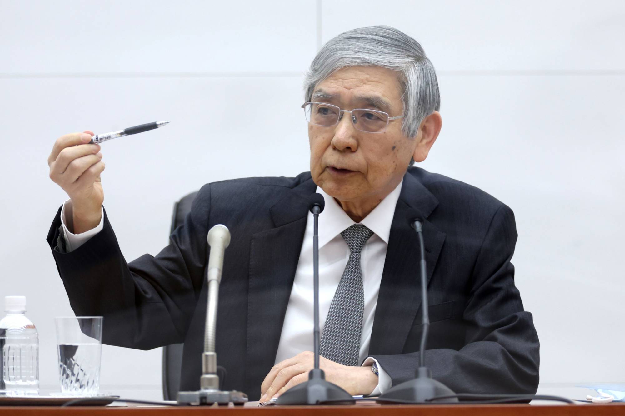 Kuroda shocks markets by tweaking BOJ yield cap, driving up yen | The Japan Times