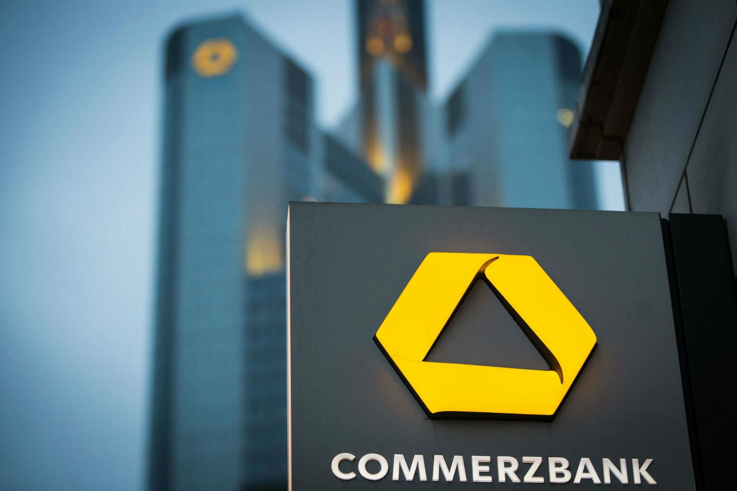 Commerzbank đóng cửa 200 chi nhánh, cắt giảm hàng nghìn nhân viên | Tài chính | Vietnam+ (VietnamPlus)