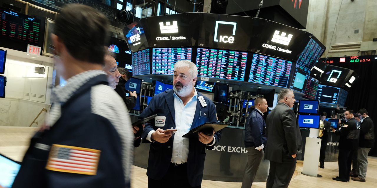 [Market Brief 18.01.2023]: Chứng khoán Mỹ chấm dứt chuỗi tăng điểm