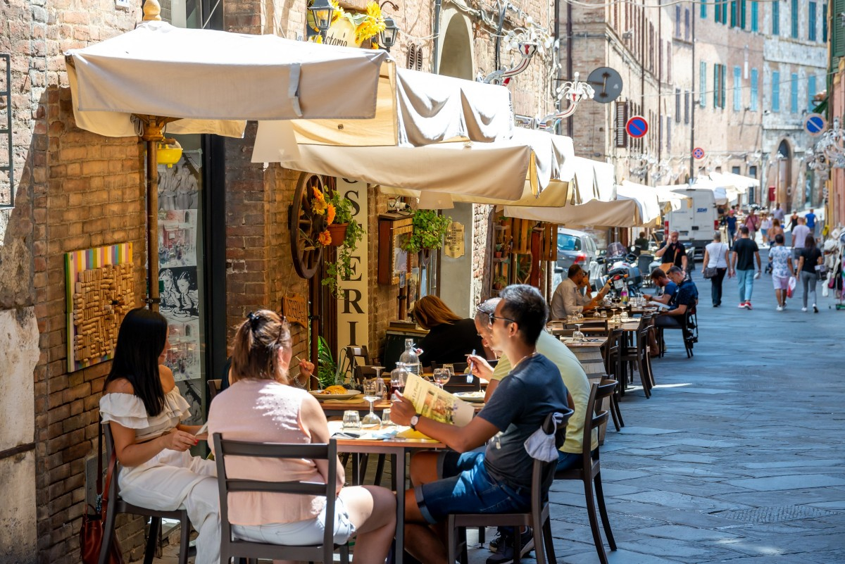 Italian business and consumer confidence improves in March | Snap | ING  Think