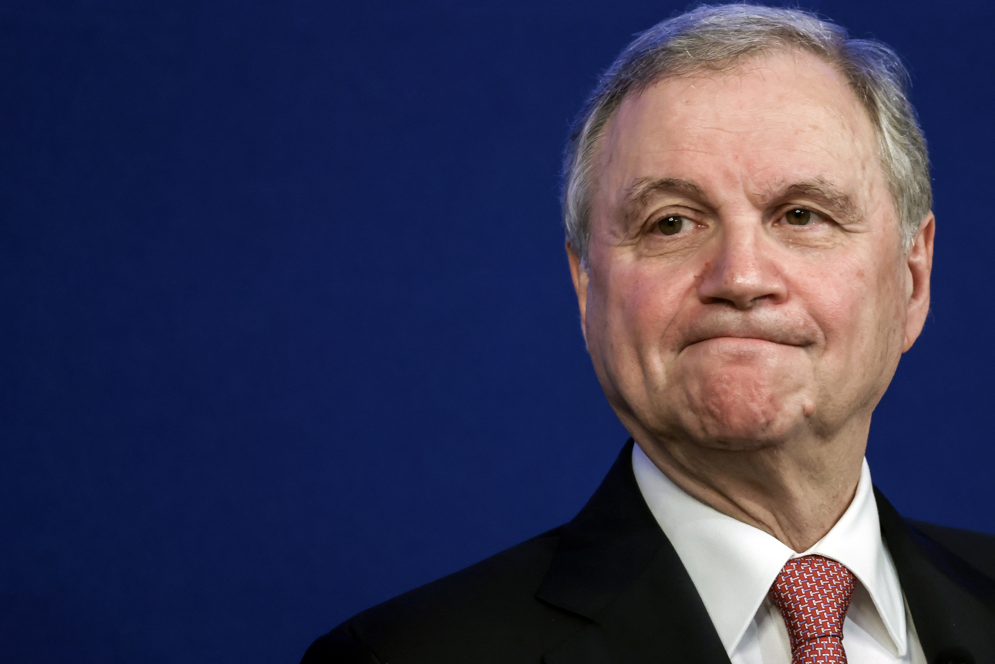 Visco Says ECB Shouldn't Err Toward Overdoing Rate Increases - Bloomberg