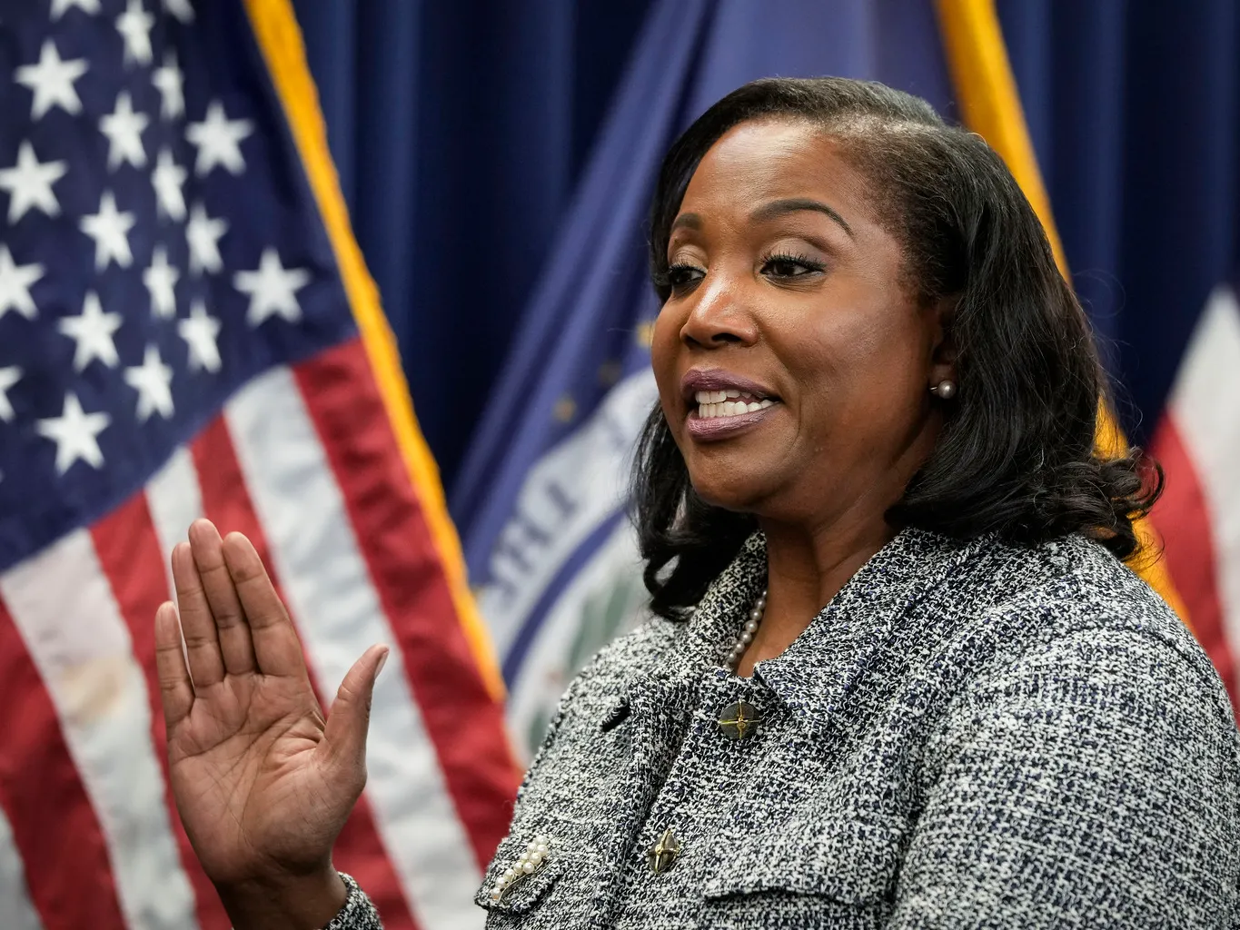 Fed's Lisa Cook: Smaller rate increases 'would be prudent' due to lags |  Seeking Alpha
