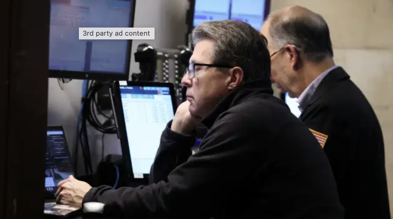 S&P 500 tăng điểm 8 phiên liên tiếp