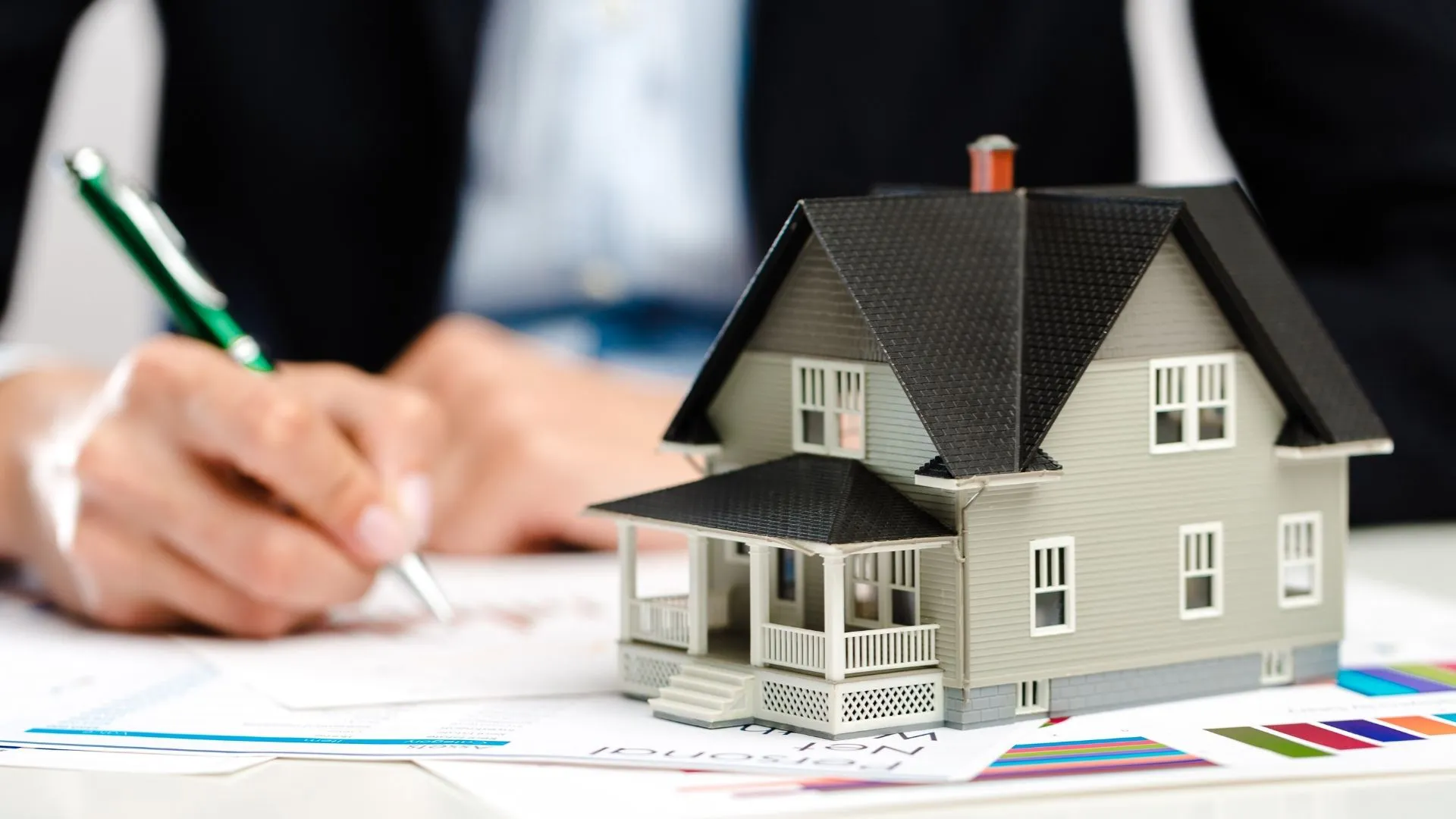 Điều kiện khởi công xây dựng công trình, nhà ở