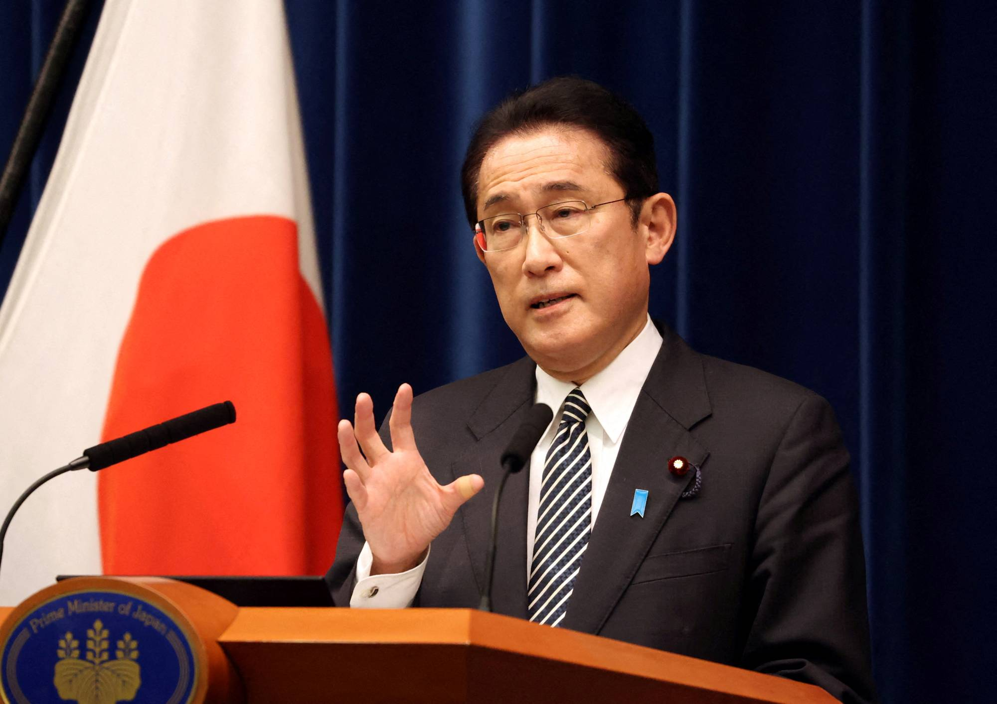 Kishida Cabinet approval rating down 4.1 points to 55.9% - The Japan Times
