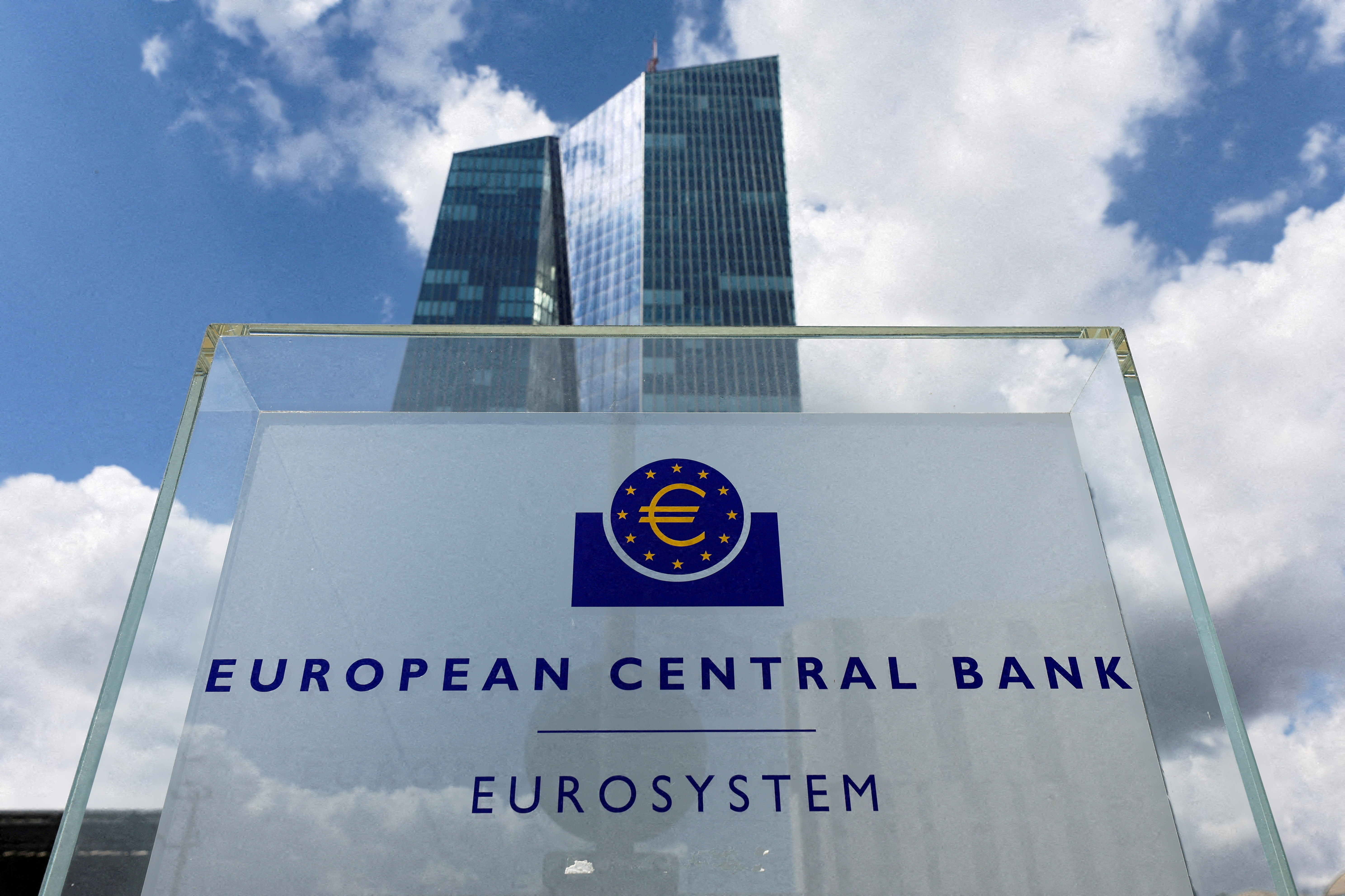 Quan chức ECB Schnabel cảnh báo về động thái cắt giảm lãi suất quá sớm