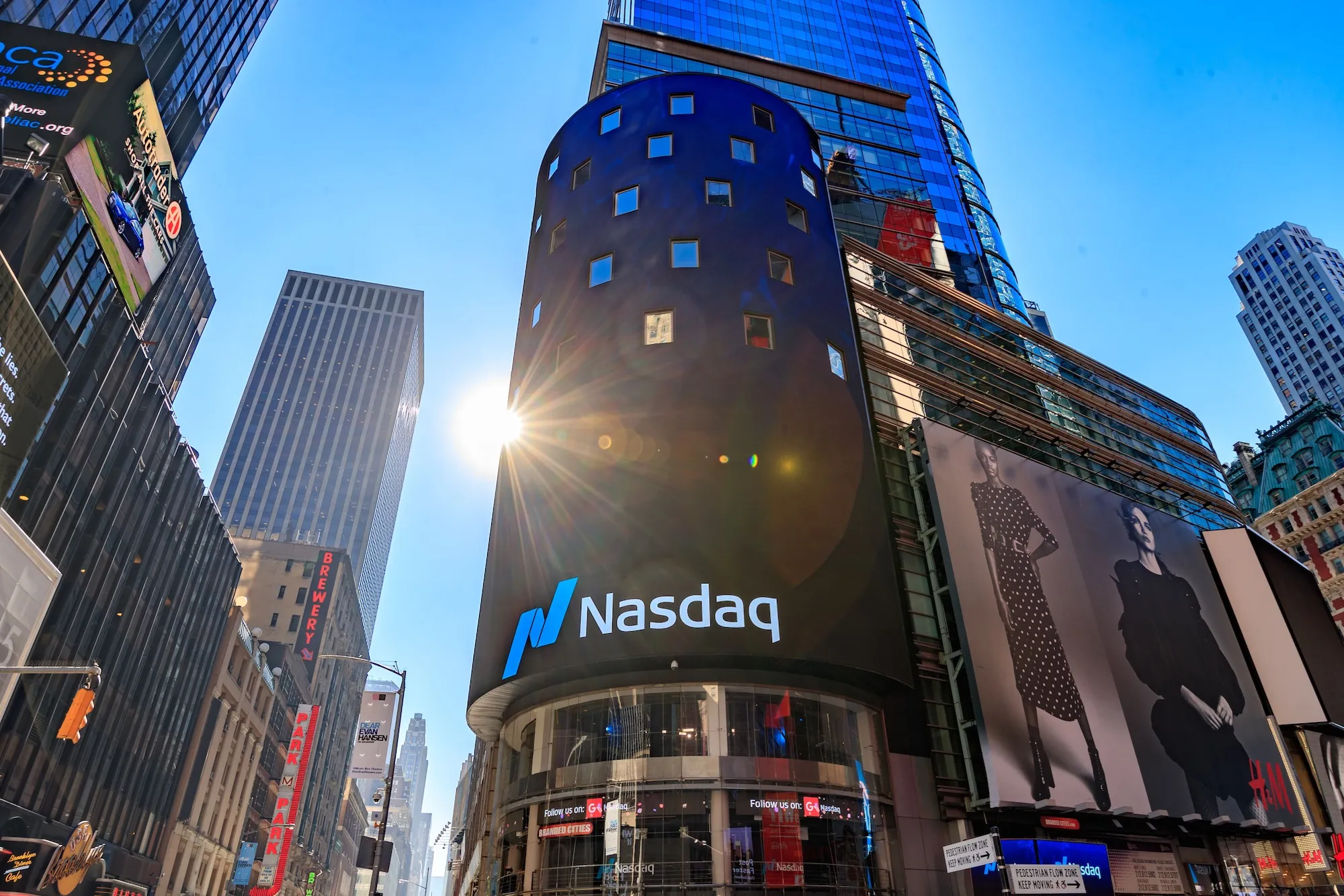 Nhận định chỉ số NASDAQ 100: Mùa báo cáo lợi nhuận của "Magnificent 7", có thể mong đợi gì từ những ông lớn công nghệ trong Q2?