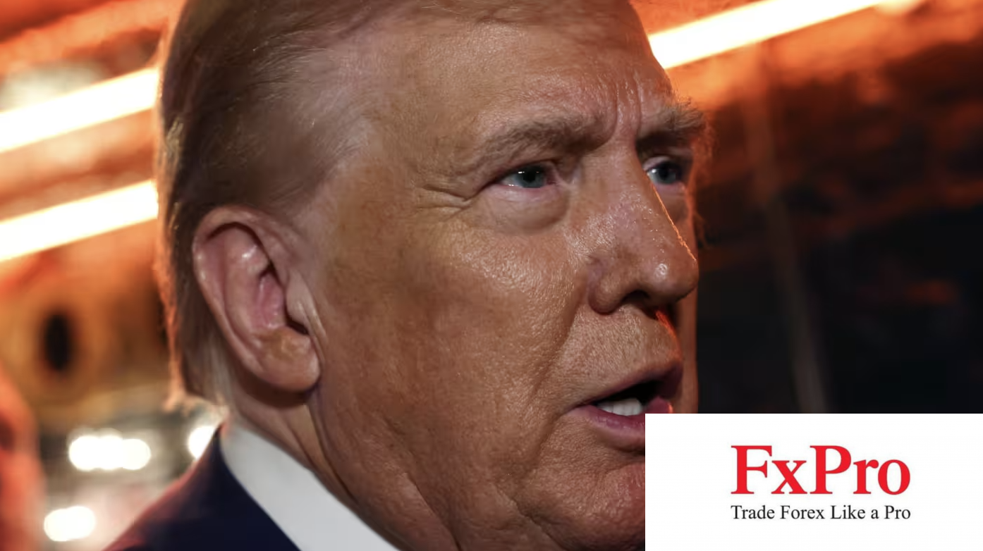 Cựu Tổng thống Trump: Động thái cắt giảm lãi suất mạnh của Fed báo hiệu nền kinh tế Mỹ suy yếu nghiêm trọng
