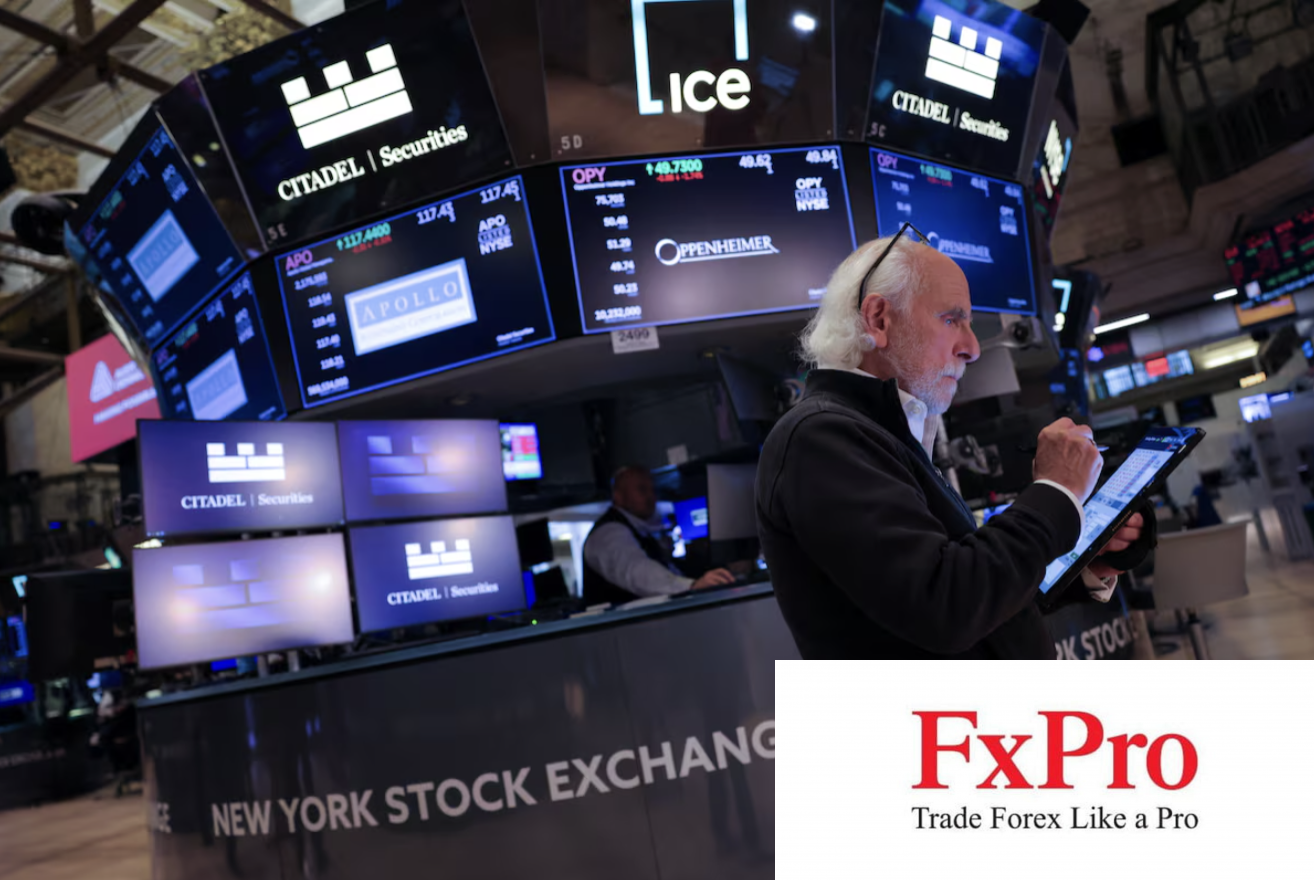 S&P 500 tăng vọt nhờ tâm lý tích cực trước việc Fed hạ lãi suất