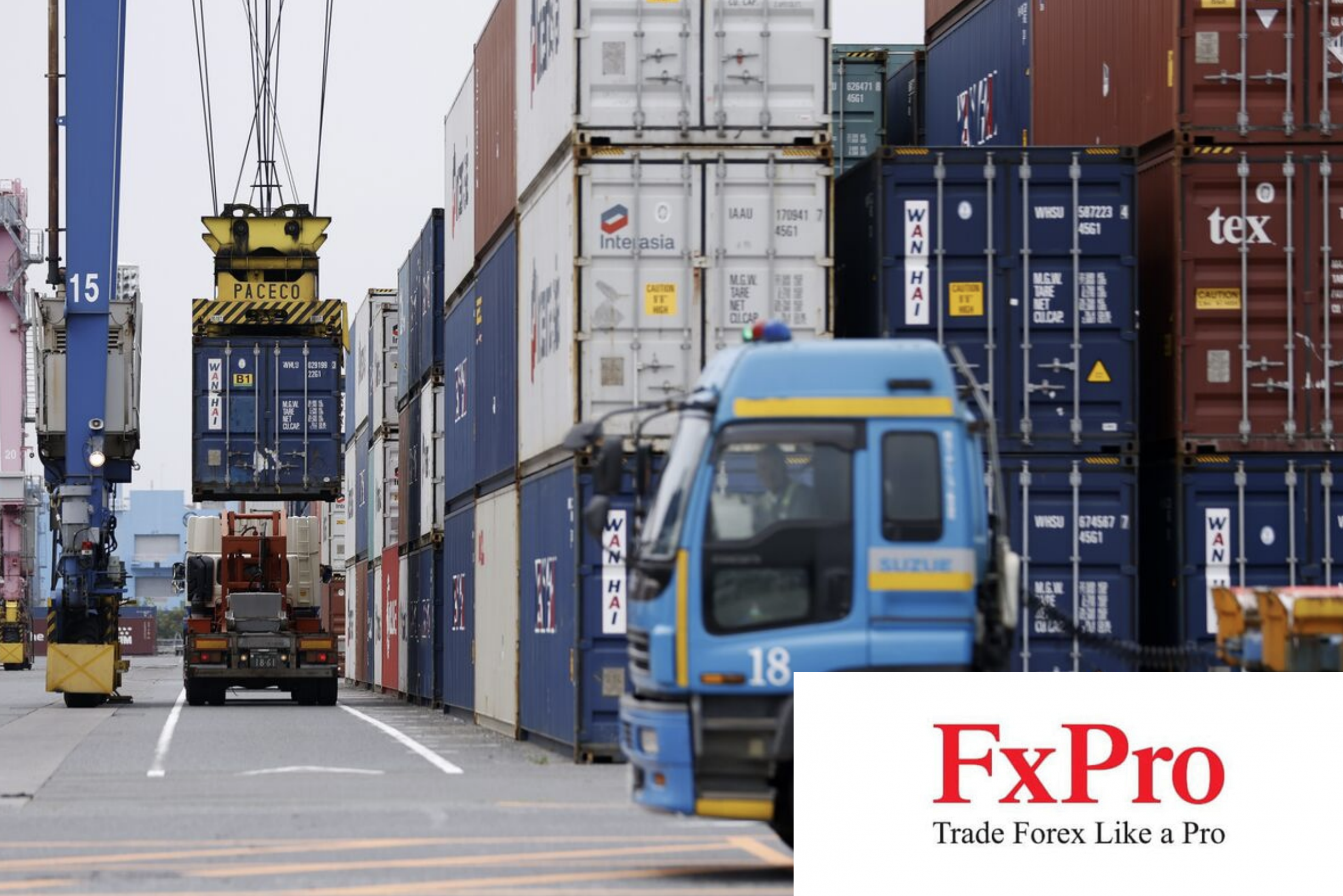 Xuất khẩu Nhật Bản bất ngờ giảm lần đầu tiên sau 10 tháng