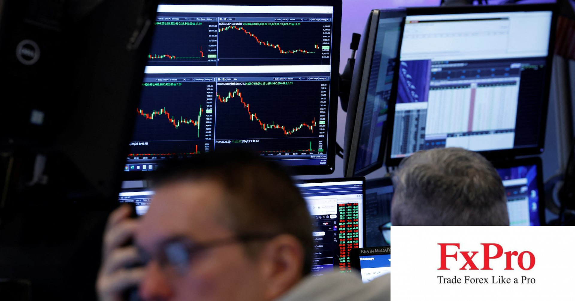Chứng khoán Mỹ chao đảo vì thuế quan, Nasdaq tiến sát vùng điều chỉnh