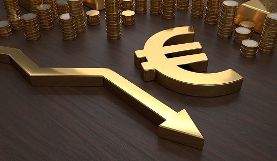 Châu Âu và Mỹ ký thỏa thuận thương mại, EUR/USD giảm giá