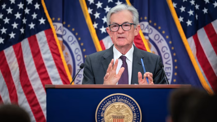 Chủ tịch Fed phát tín hiệu hawkish bất chấp áp lực từ Donald Trump