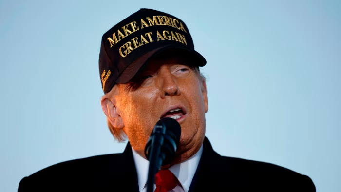 Trump áp thuế bổ sung 25% với Ấn Độ vì mua dầu Nga
