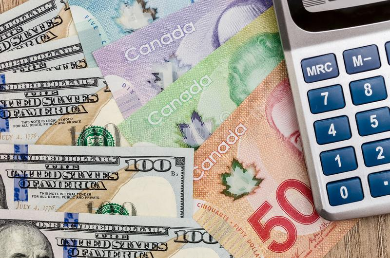 USD/CAD giữ vững trên mức giữa 1,3900 trong bối cảnh tín hiệu hỗn hợp
