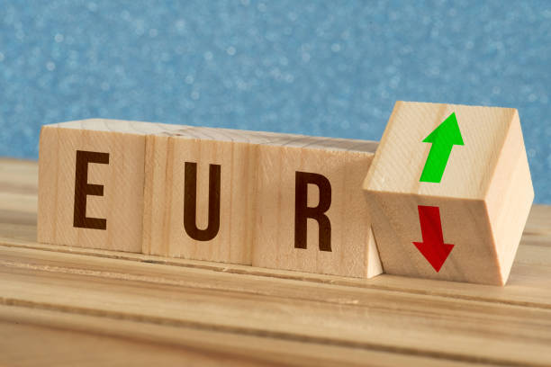 Thị trường chờ tín hiệu từ ECB: Đồng EUR mất dần lợi thế