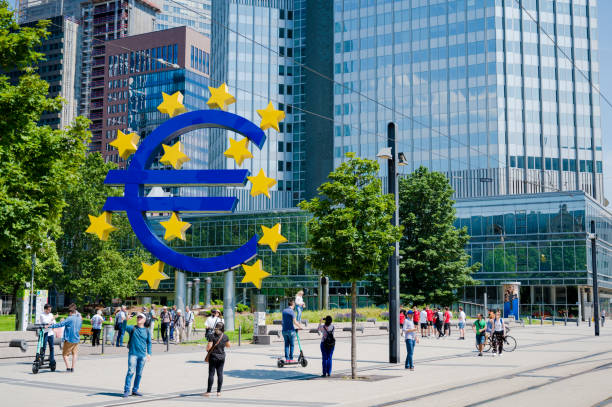 Danske Bank: ECB giữ nguyên lãi suất, Lagarde phát biểu hawkish dù lạm phát giảm nhẹ