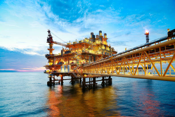 Dầu WTI giảm 4%: Giá dầu lao dốc sau báo cáo OPEC