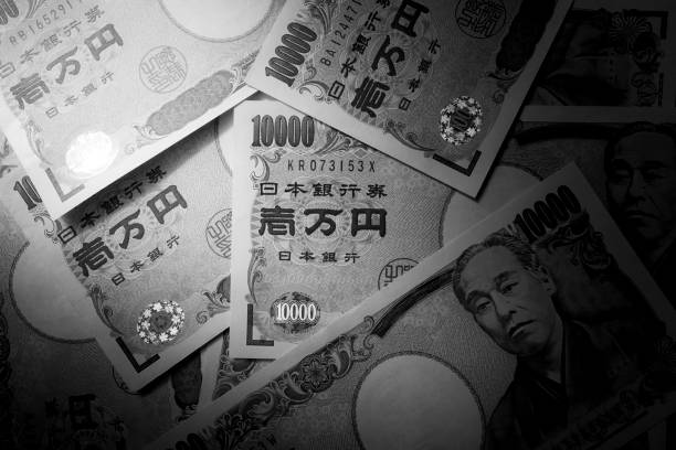 JPY suy yếu sau nhịp hồi cuối tuần; tâm điểm hướng về ngân sách Vương Quốc Anh