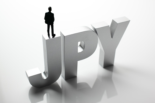USD/JPY giảm về vùng hỗ trợ, mở ra khả năng hình thành một điểm xoay kỹ thuật