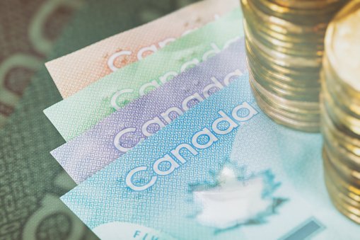 USD/CAD giao dịch trong phạm vi dưới 1.3700 trước thềm dữ liệu quan trọng