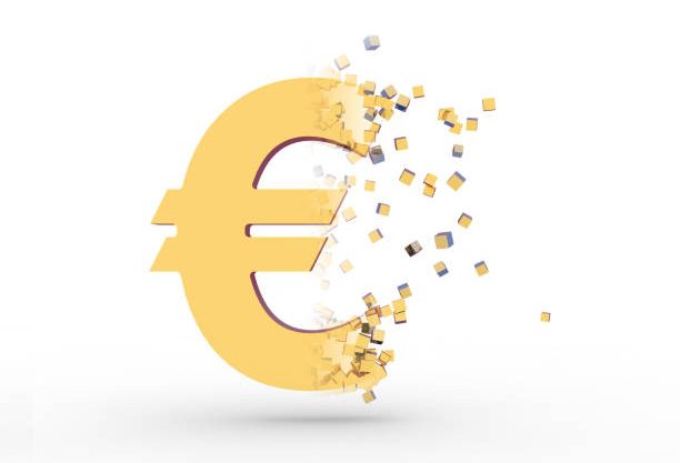 EUR/USD giảm mạnh trong khi giá dầu thô tăng vọt vượt 115 USD