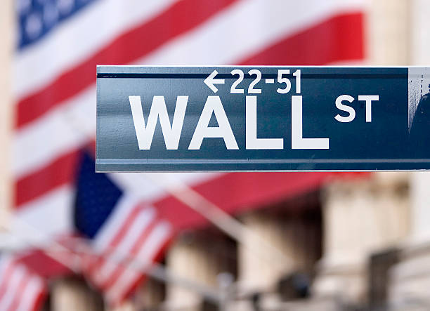 S&P 500 dao động trước báo cáo CPI
