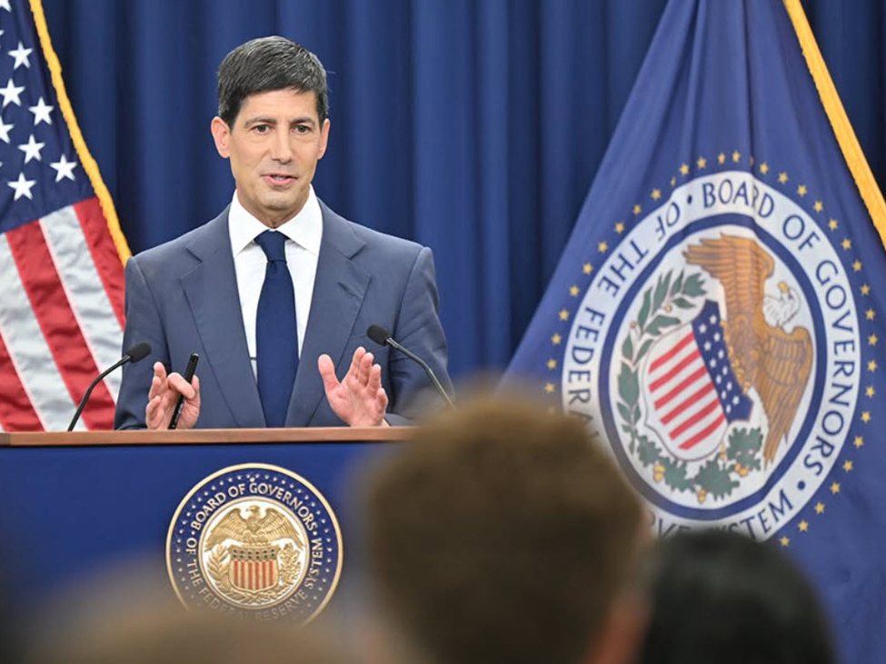 Chủ tịch Fed Kevin Warsh