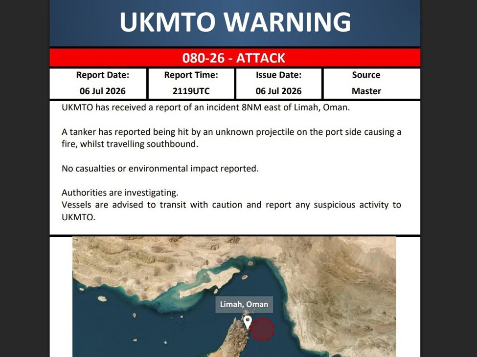 Tàu bị tấn công gần eo biển Hormuz, Oman